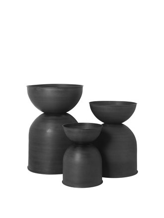 ferm Living Hourglass pot - Black ferm Living Hourglass pot - Black