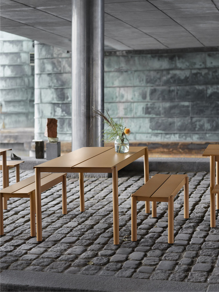 Muuto Linear steel table 140