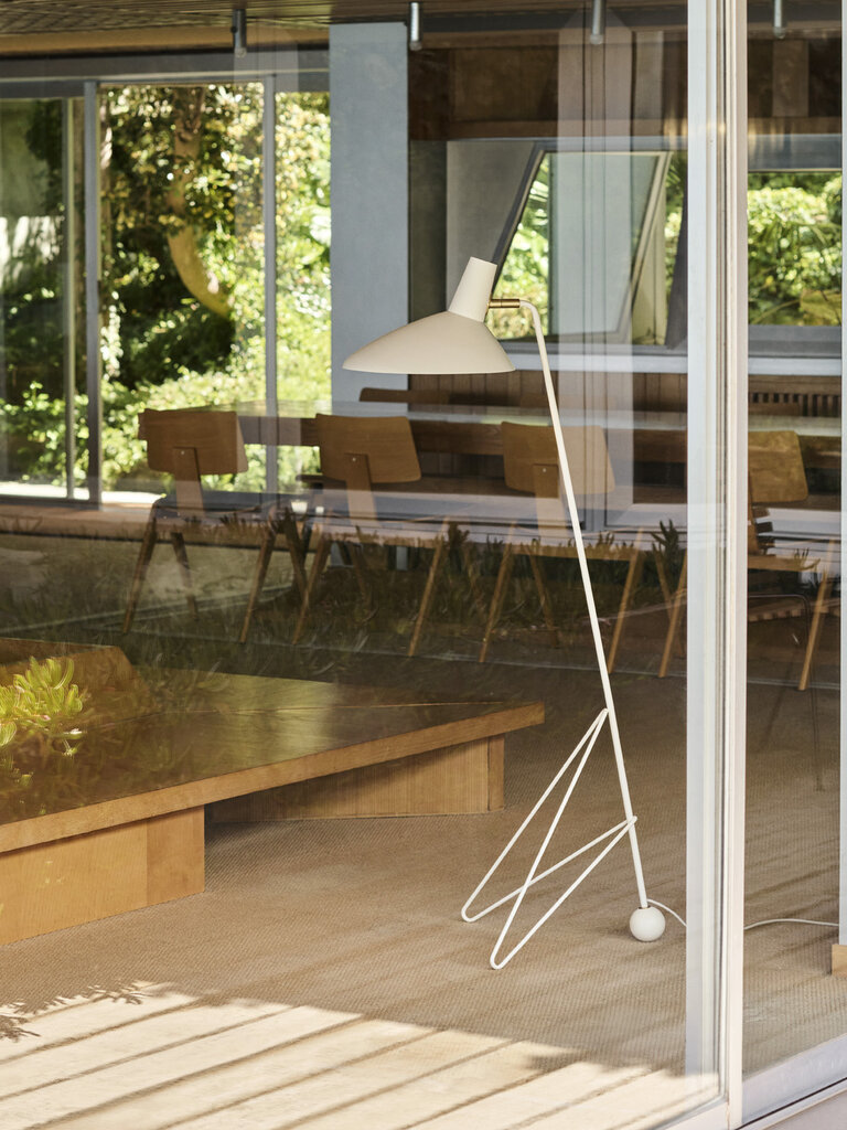 andTradition Tripod HM8 Floor Lamp