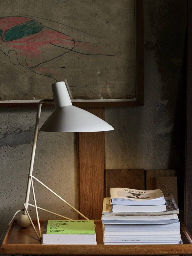 andTradition Tripod HM9 Table Lamp