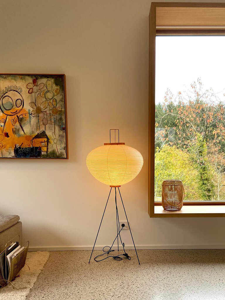 Vitra Akari 10A floor lamp