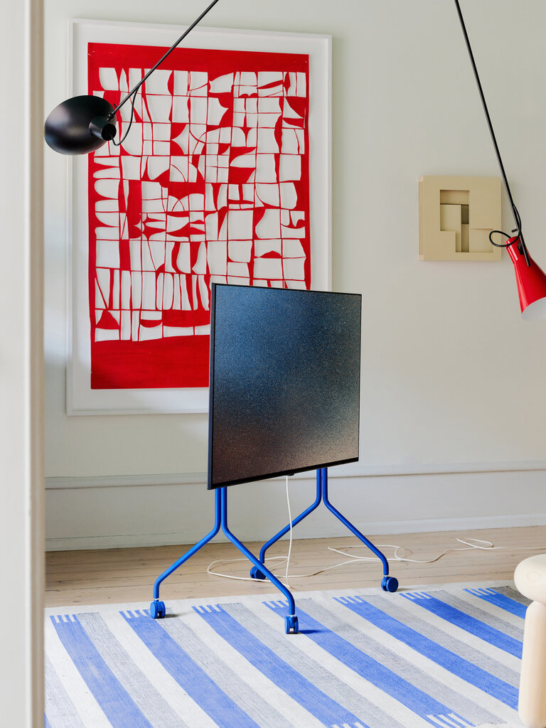 Pedestal TV Stand - Moon Rollin'