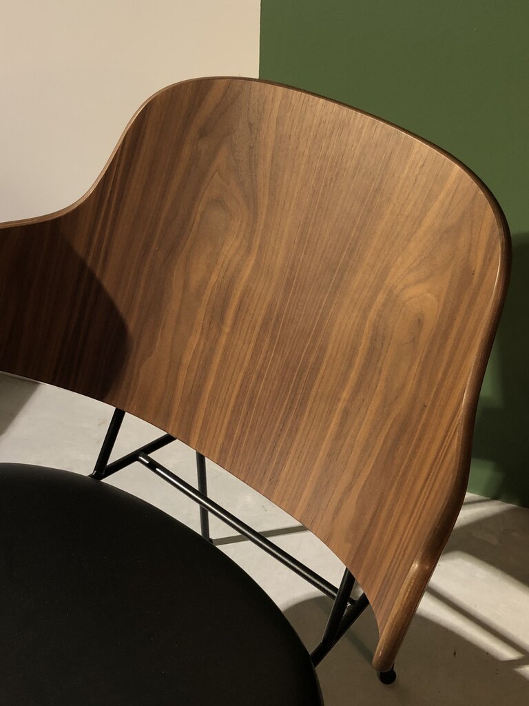 Audo Penguin lounge chair - Walnut/Dakar 0842 [Ex-display]