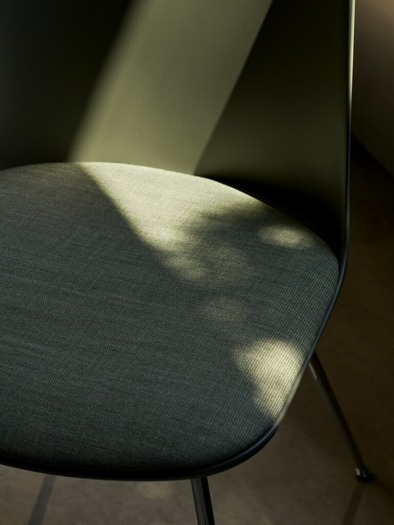 andTradition Rely HW77 - Bronze Green & Walnut