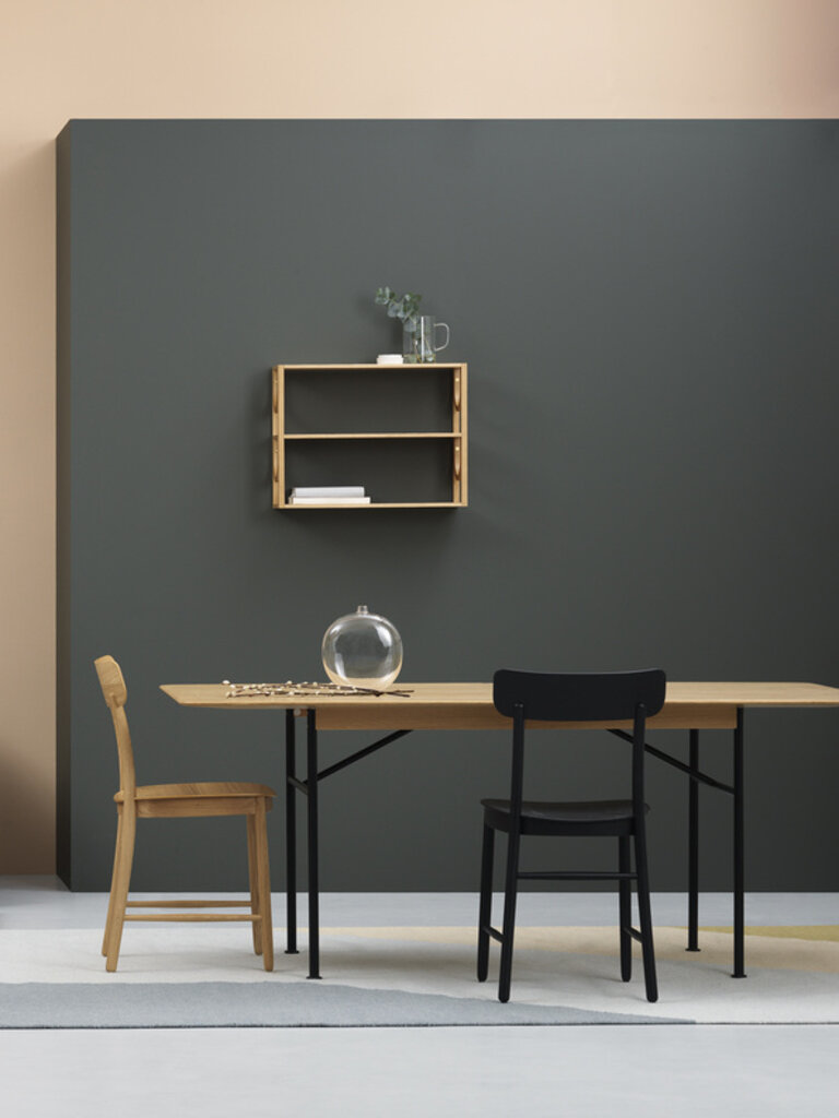 Fogia Figurine Chair - Laqcuered Oak