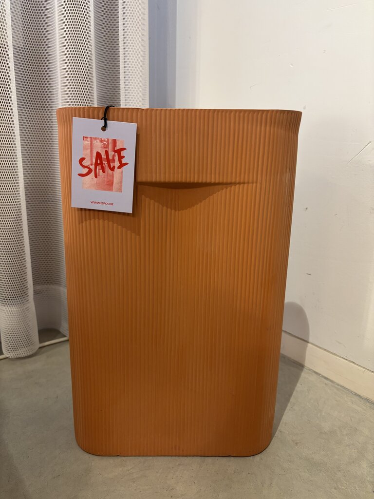 Muuto Ridge Vase -  Terracotta - Large [Ex-display]