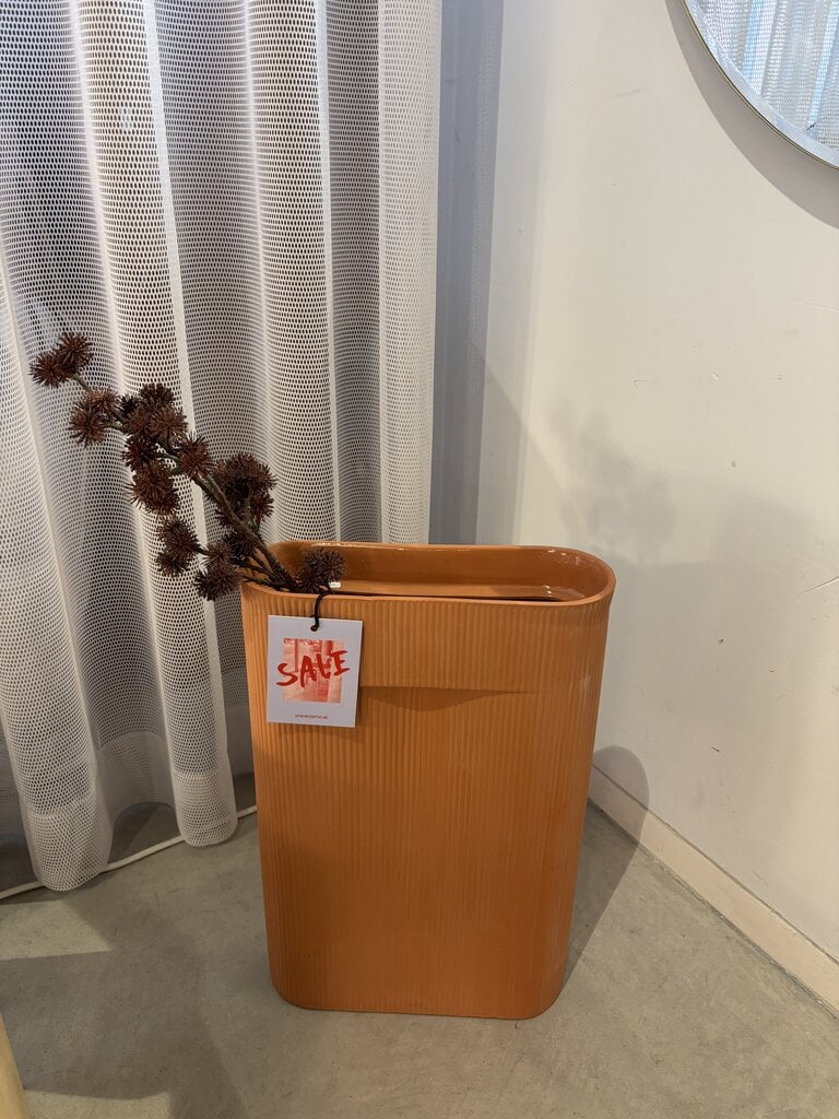 Muuto Ridge Vase -  Terracotta - Large [Ex-display]