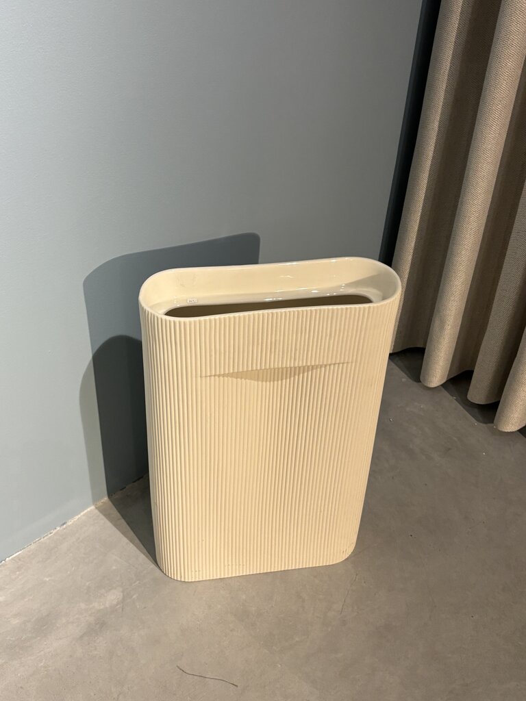 Muuto Ridge Vase - Off-White - Large [Ex-display]