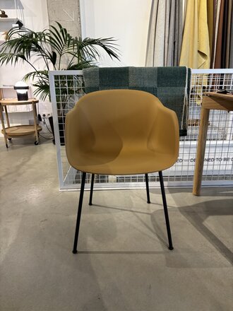 Muuto Fiber armchair - Tube base [Ex-display]