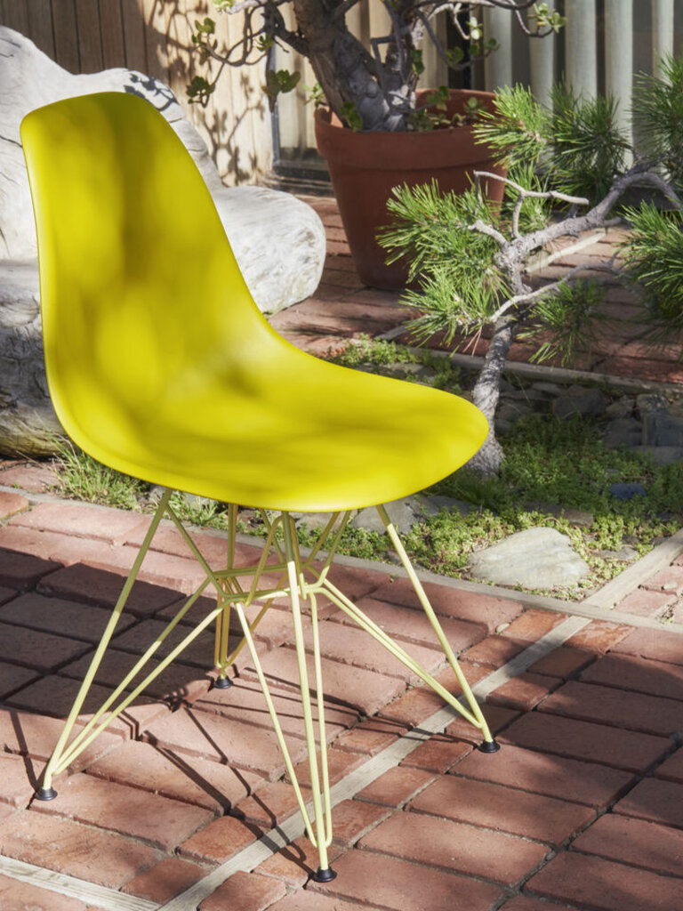Vitra Eames Plastic Side Chair RE DSR - Mustard/Citron - Set of 4