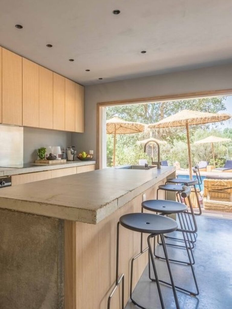 Extremis Tiki Bar Stool