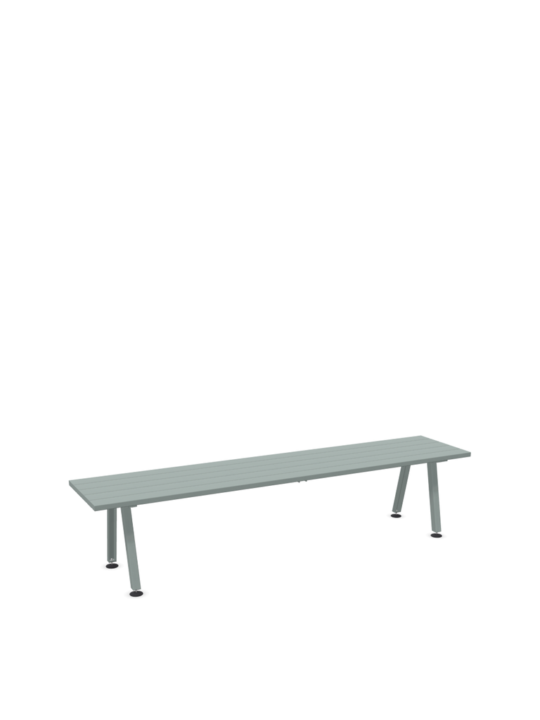 Extremis Marina high table