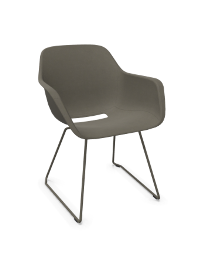 Extremis Captain’s Sliding Chair