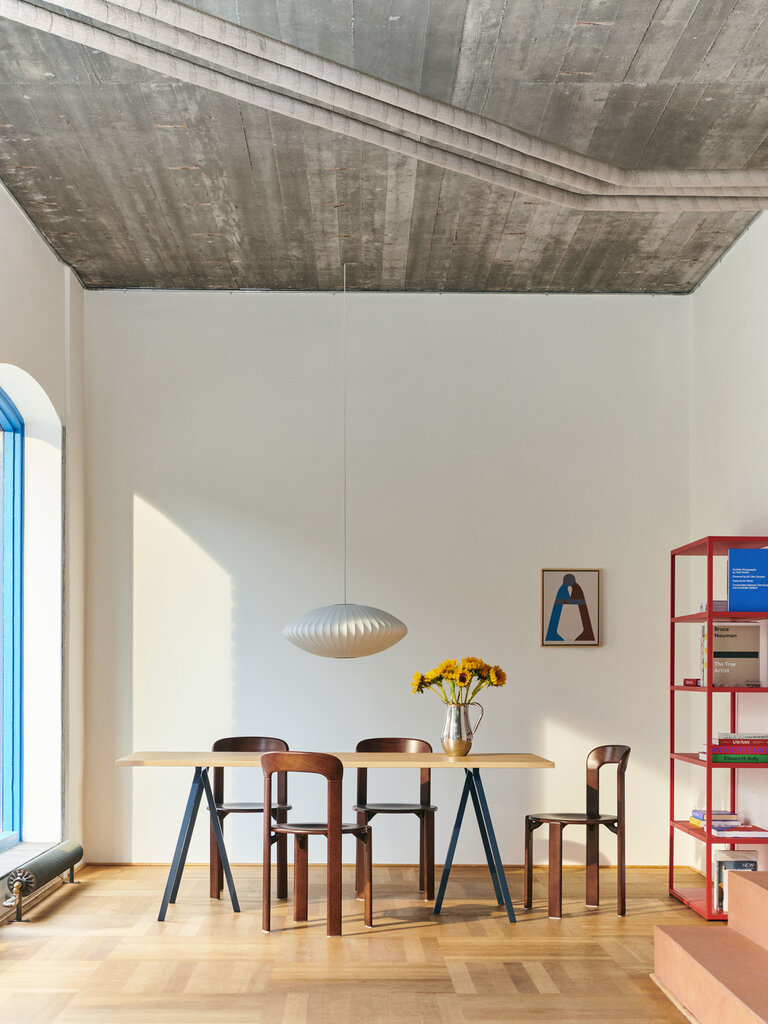 HAY Loop Stand Table