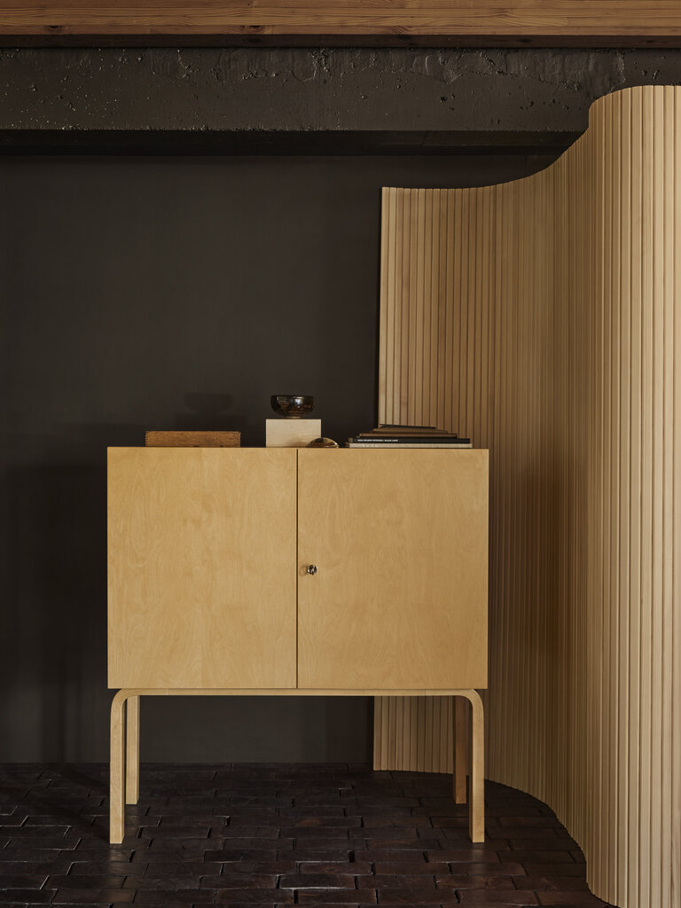 Artek Cabinet 250