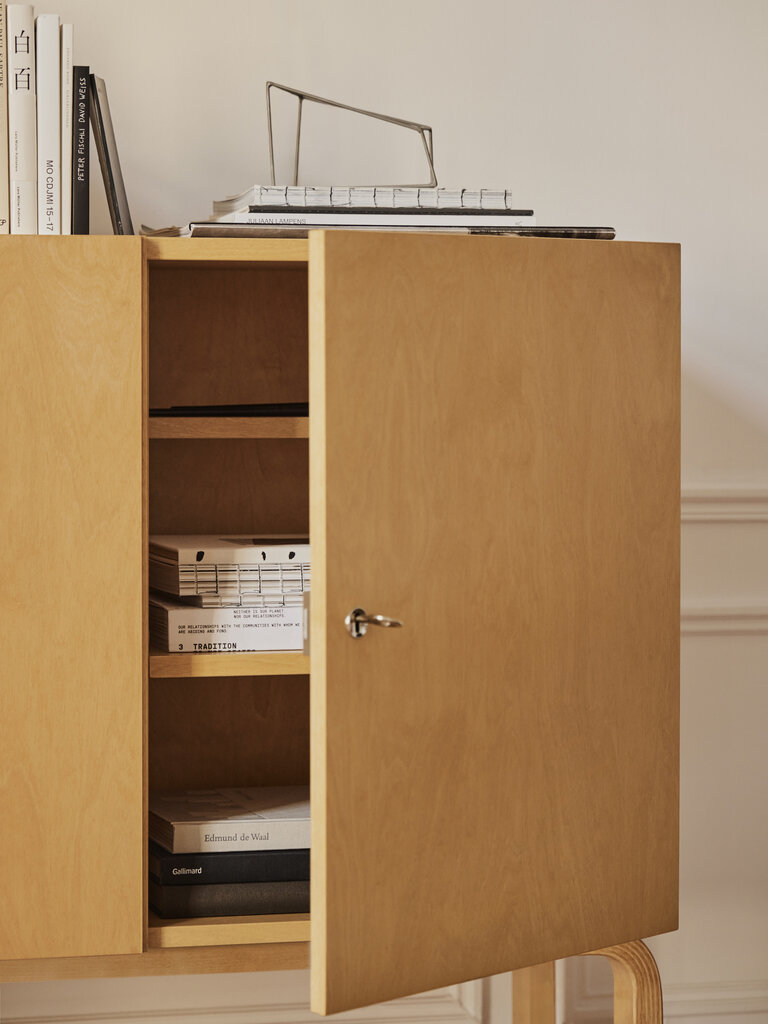 Artek Cabinet 250