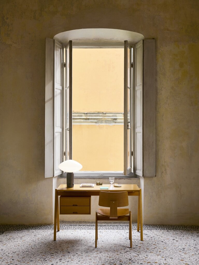 andTradition Mist Table Lamp