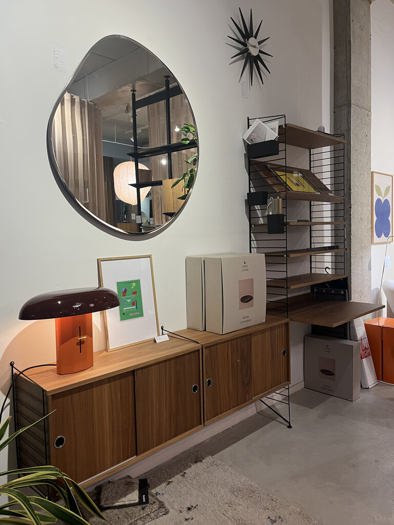 String String Walnut/Black [Ex-display]