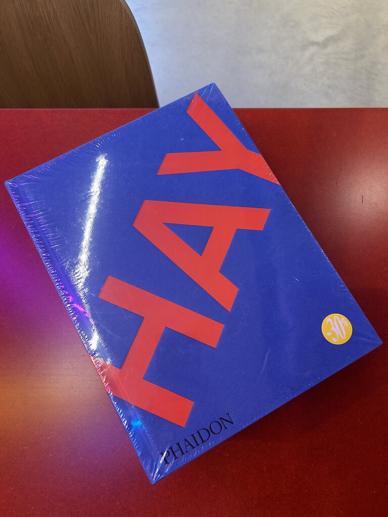 HAY Phaidon HAY Phaidon Book ENG Blue  20,5 x 27cm