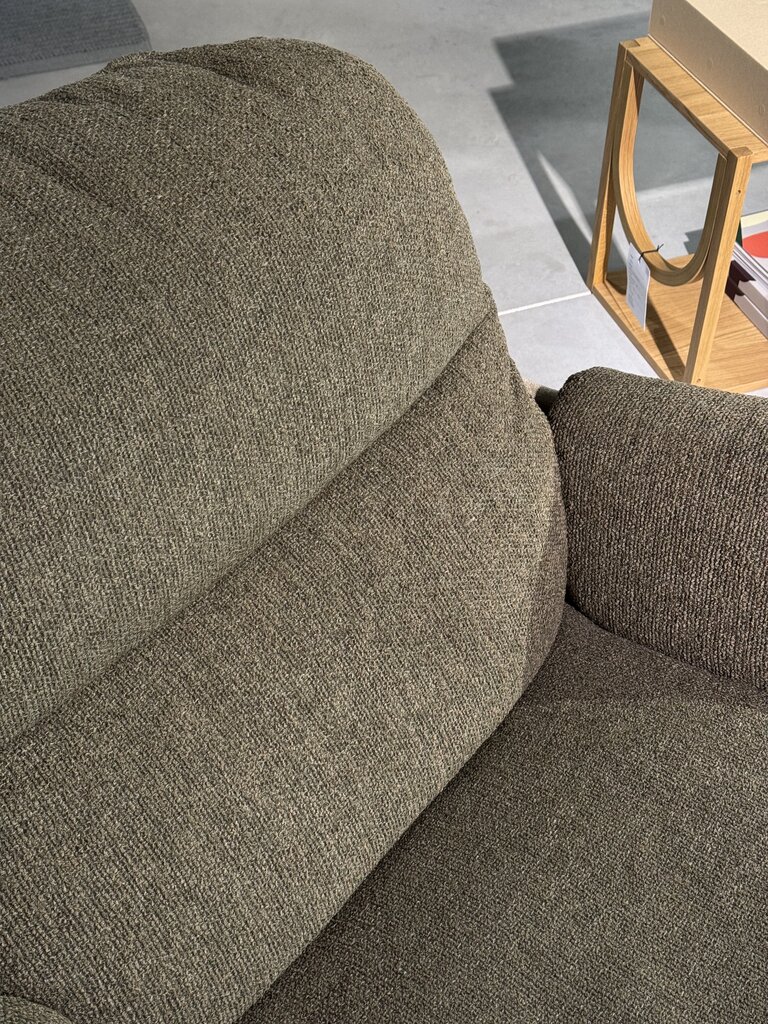 Fogia Lyra Lounge Chair + Ottoman