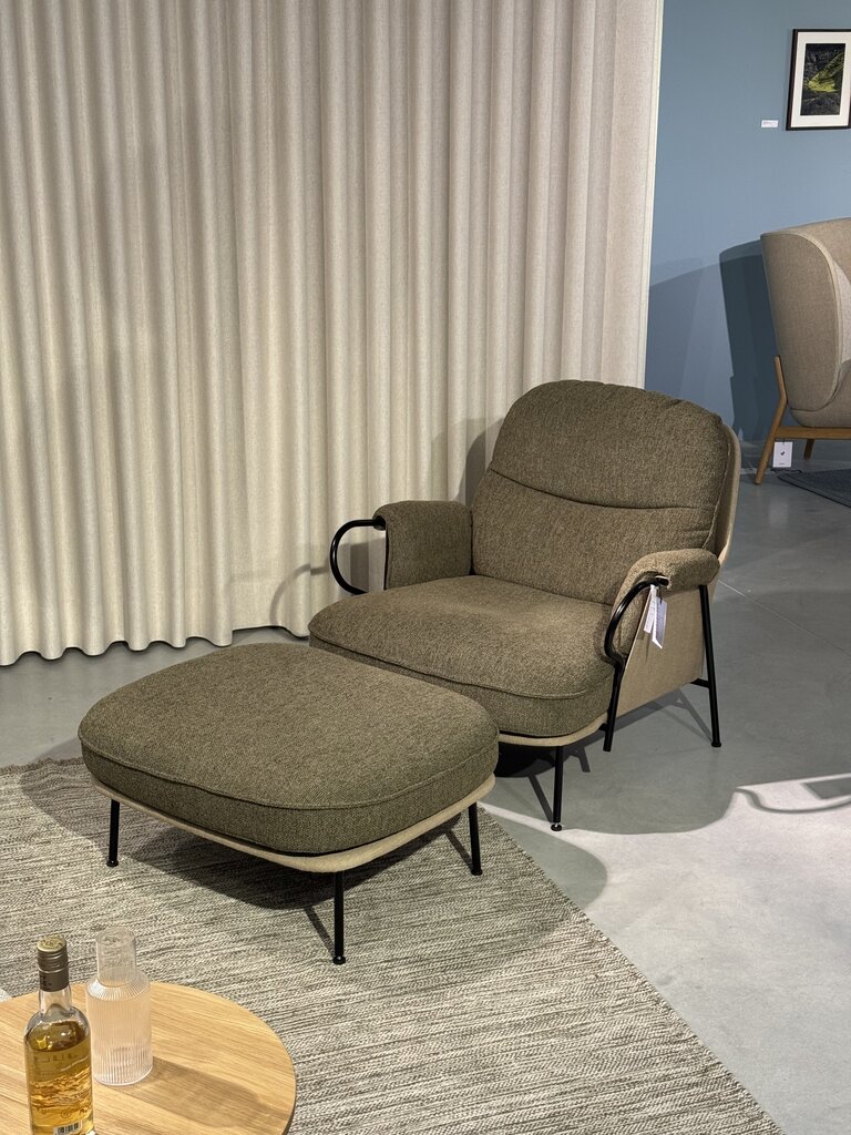 Fogia Lyra Lounge Chair + Ottoman [Ex-display]