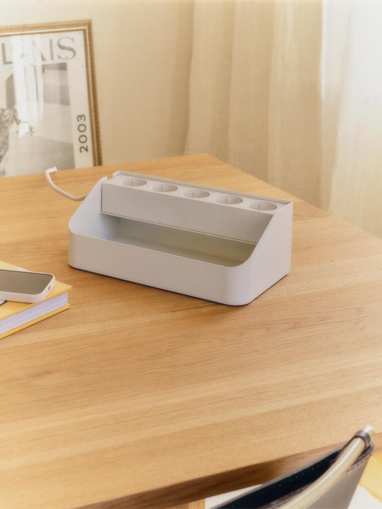 Pedestal Power Bar Tray