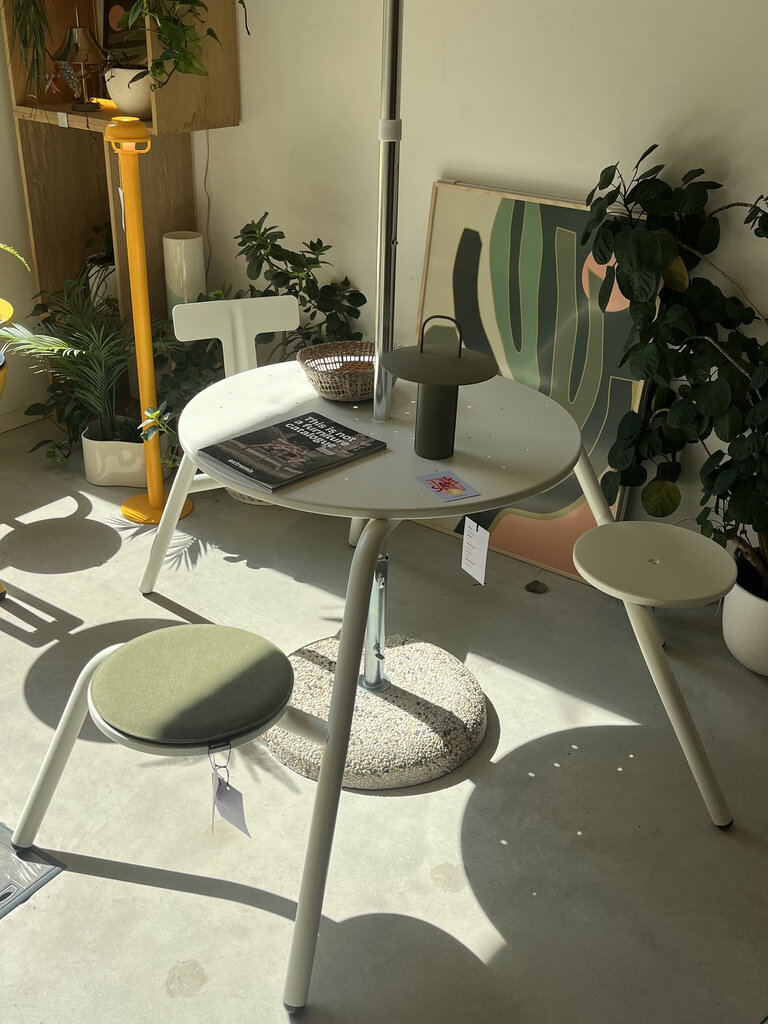 Extremis Virus - 3 seater Off White [Ex-Display]