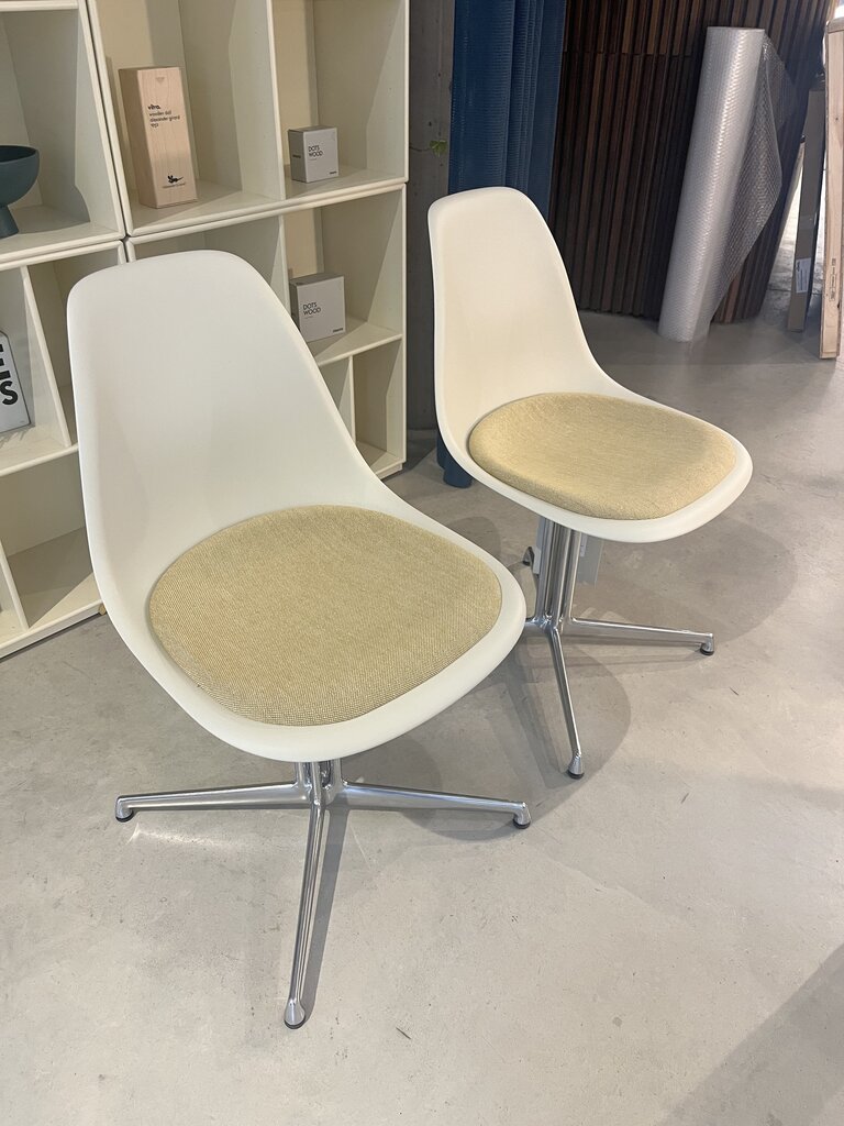 Vitra Eames Plastic Side Chair RE DSL - set of 2 - [Ex-display]