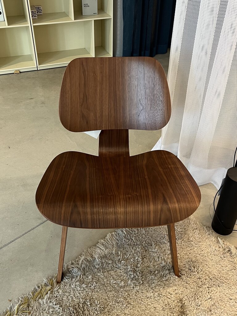 Vitra Plywood Group LCW  [Ex-display]