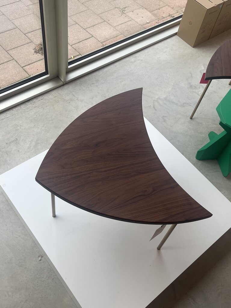 andTradition Pinwheel HM7 - Oiled Walnut with Brass [Ex-display]