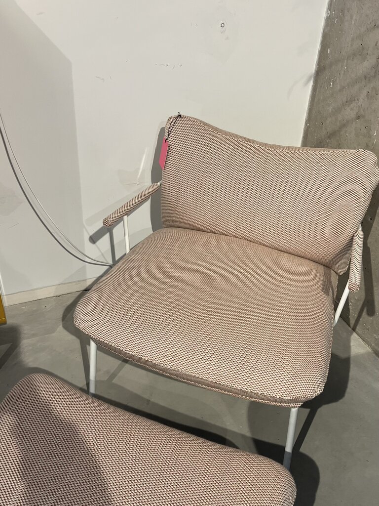 Fogia Pico Lounge Chair + Ottoman [Ex-display]