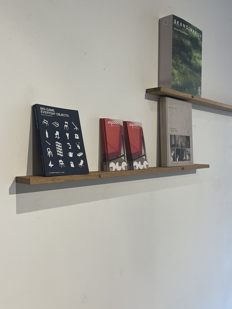 Moebe Gallery Shelf - Oak [Ex-display]