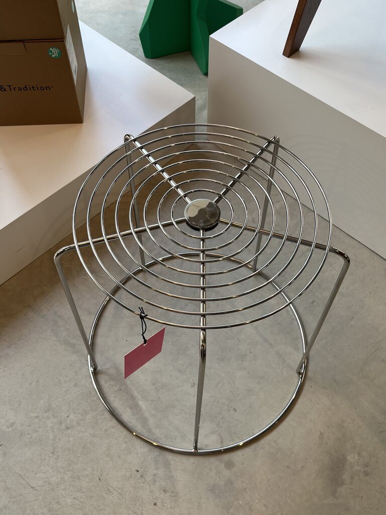 andTradition VP11 Wire Stools [Ex-display]