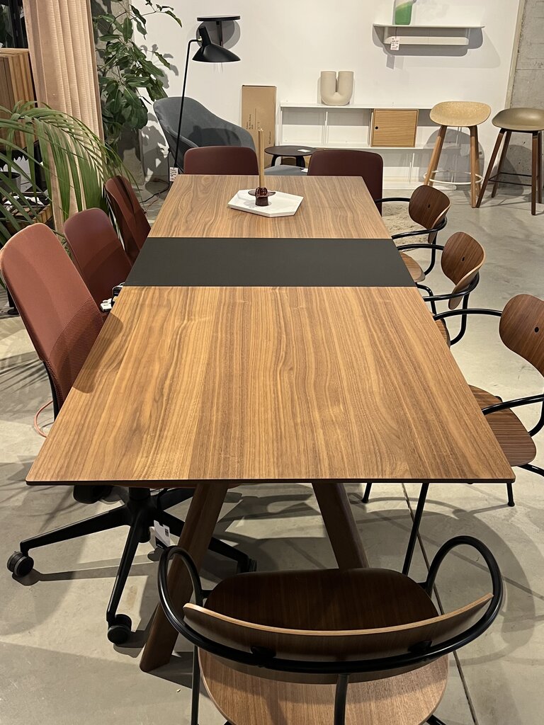 HAY CPH30 Extendable Table Walnut + Extendable Leaf Black [Ex-display]