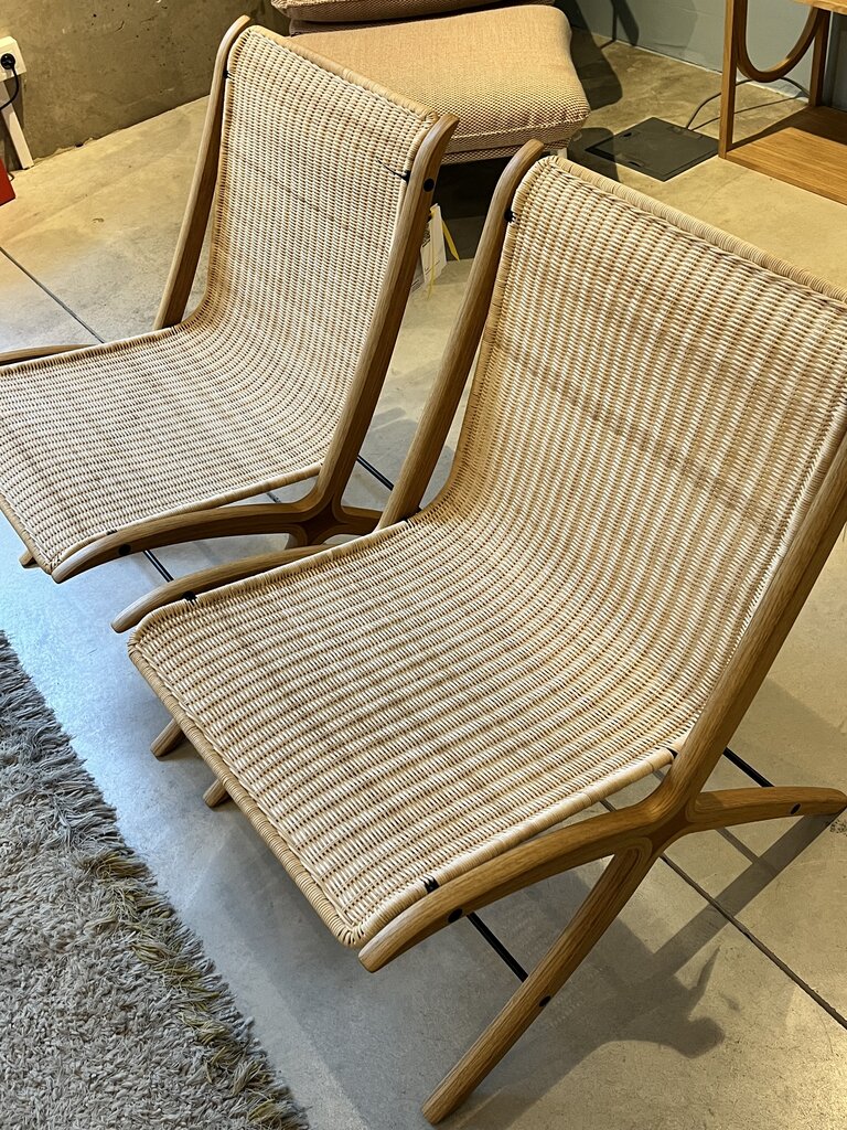 andTradition Fauteuil - HM10 Laquered Oak [Ex-display]