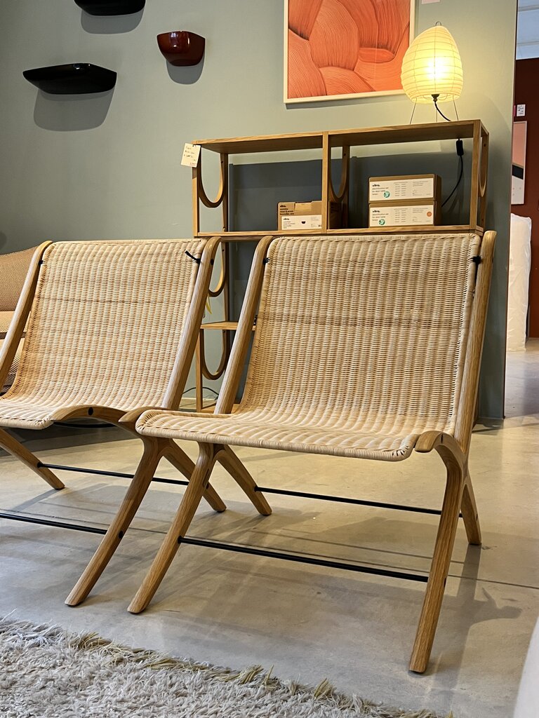 andTradition Fauteuil - HM10 Laquered Oak [Ex-display]