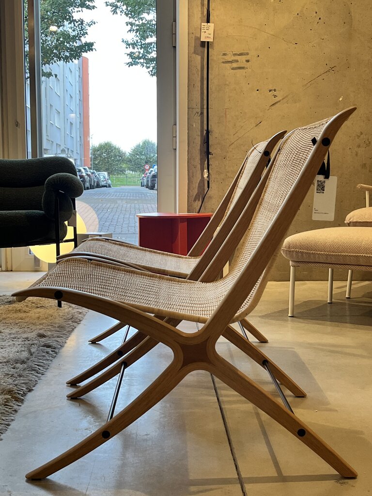 andTradition Fauteuil - HM10 Laquered Oak [Ex-display]