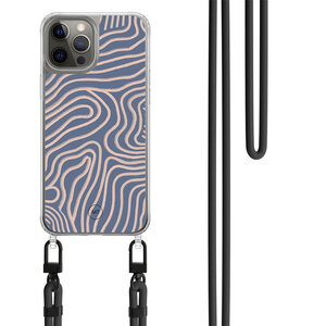 Casimoda iPhone 12 (Pro) hoesje met zwart koord - Flowing lines