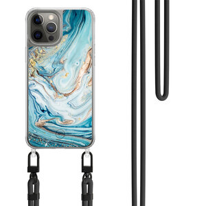 Casimoda iPhone 12 (Pro) hoesje met zwart koord - Marmer blauw goud