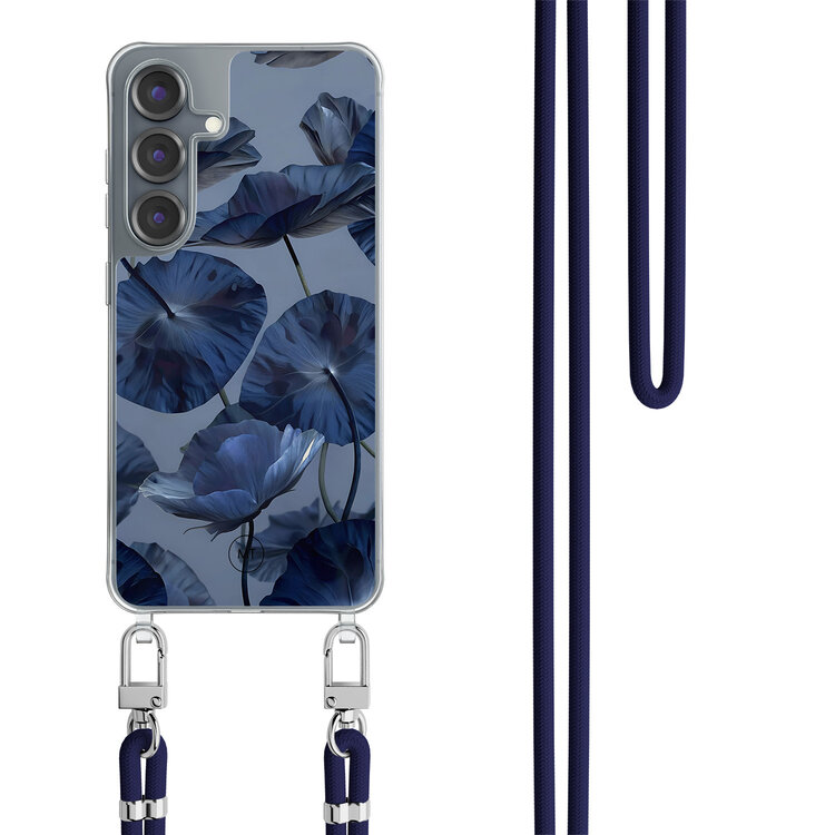 Mooie Telefoonhoesjes Samsung Galaxy S25 hoesje met donkerblauw koord - Dusky blooms