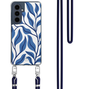 Mooie Telefoonhoesjes Samsung Galaxy A16 hoesje met donkerblauw koord - Blue leaves