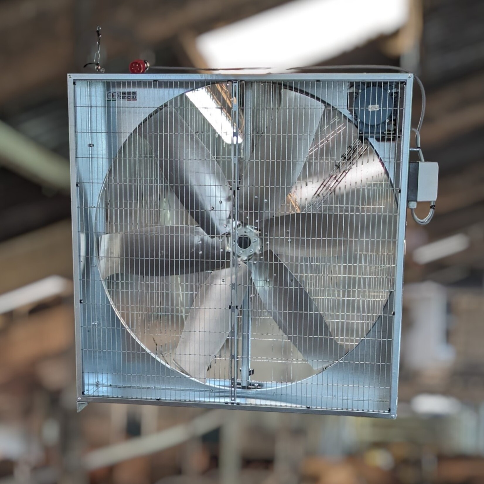 Losse stalventilator grote capaciteit  40.000 m3 / uur