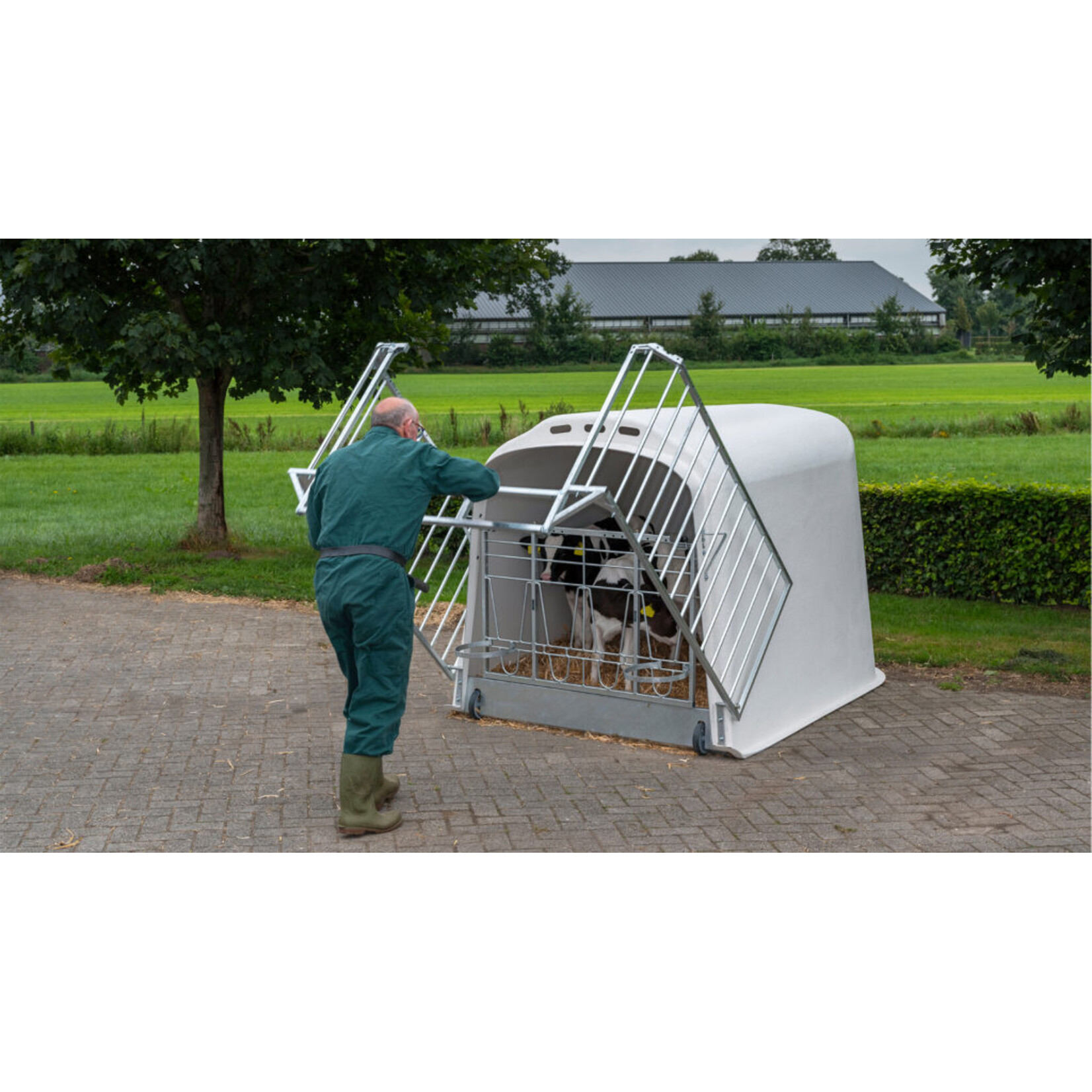 CalfOTel CalfOTel XL-2 met drempel, 4-delig hekwerk en 2 emmerringen