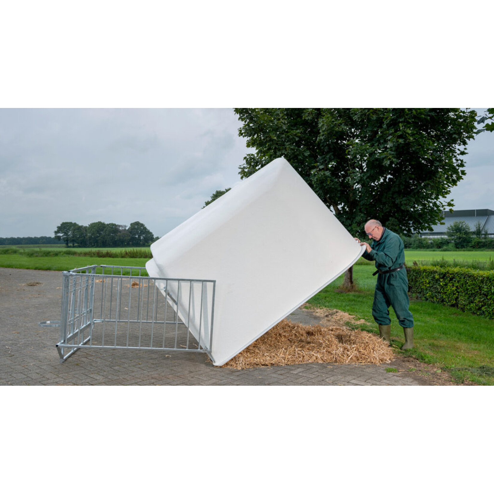 CalfOTel CalfOTel XL-2 met drempel, 4-delig hekwerk en 2 emmerringen