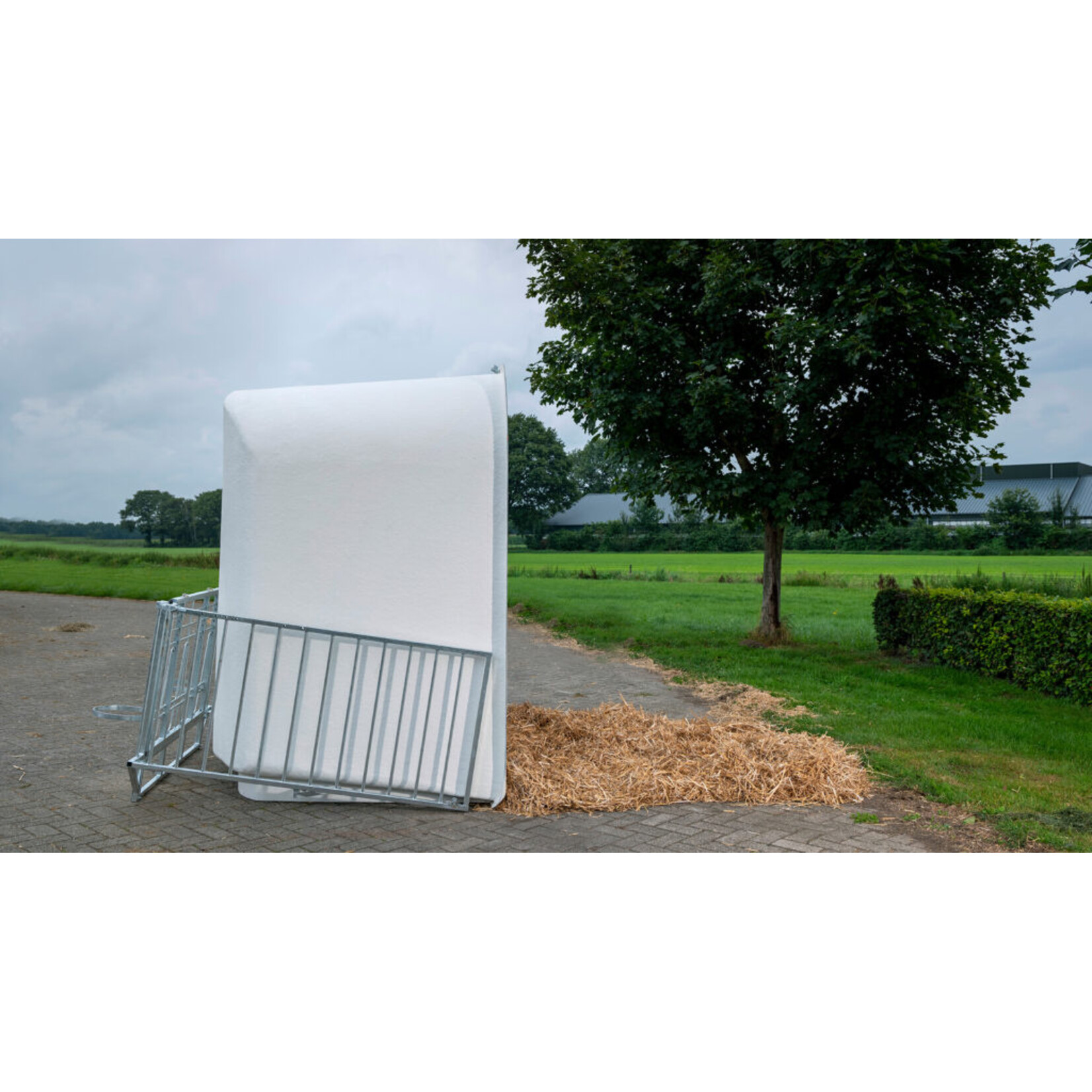 CalfOTel CalfOTel XL-2 met drempel, 4-delig hekwerk en 2 emmerringen