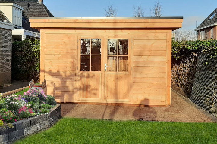 Tuinhuis plat dak 750 x 350cm Tuinhuis plat dak 750 x 350cm