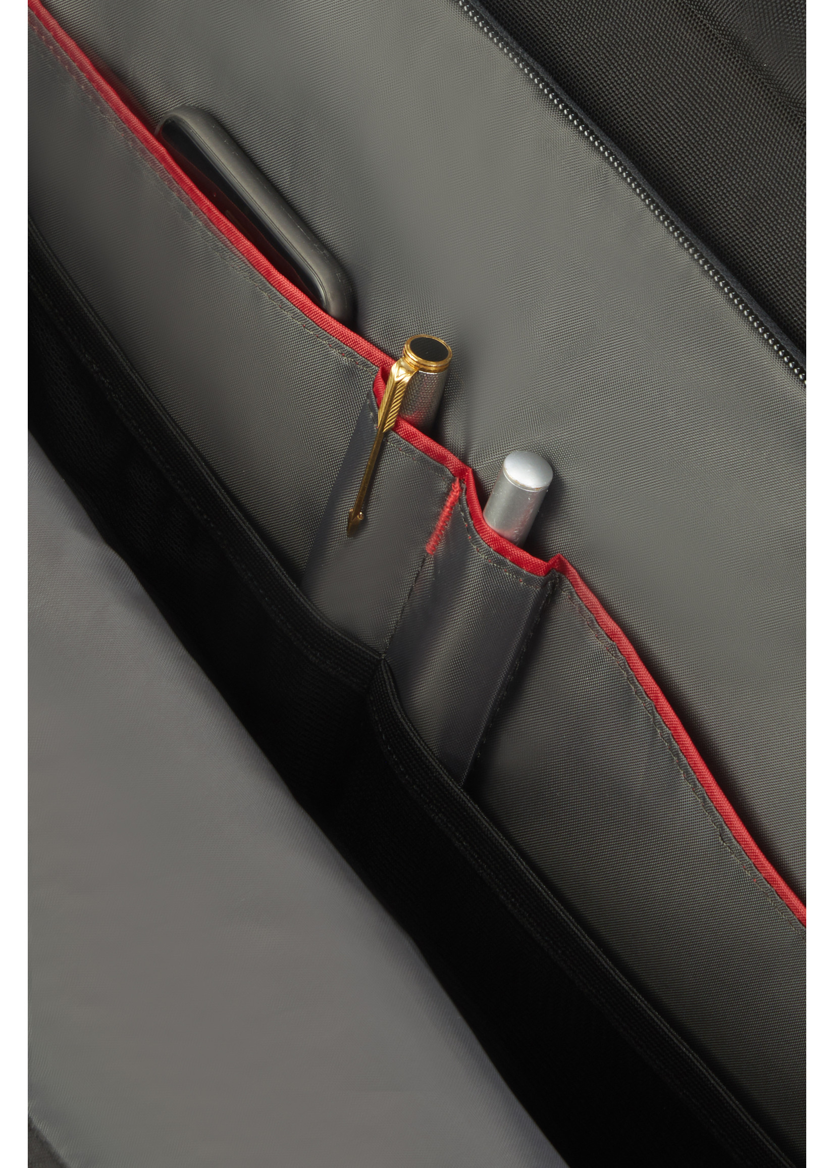 SAMSONITE GUARDIT 2.0 BAILHANDLE 17.3 BLACK