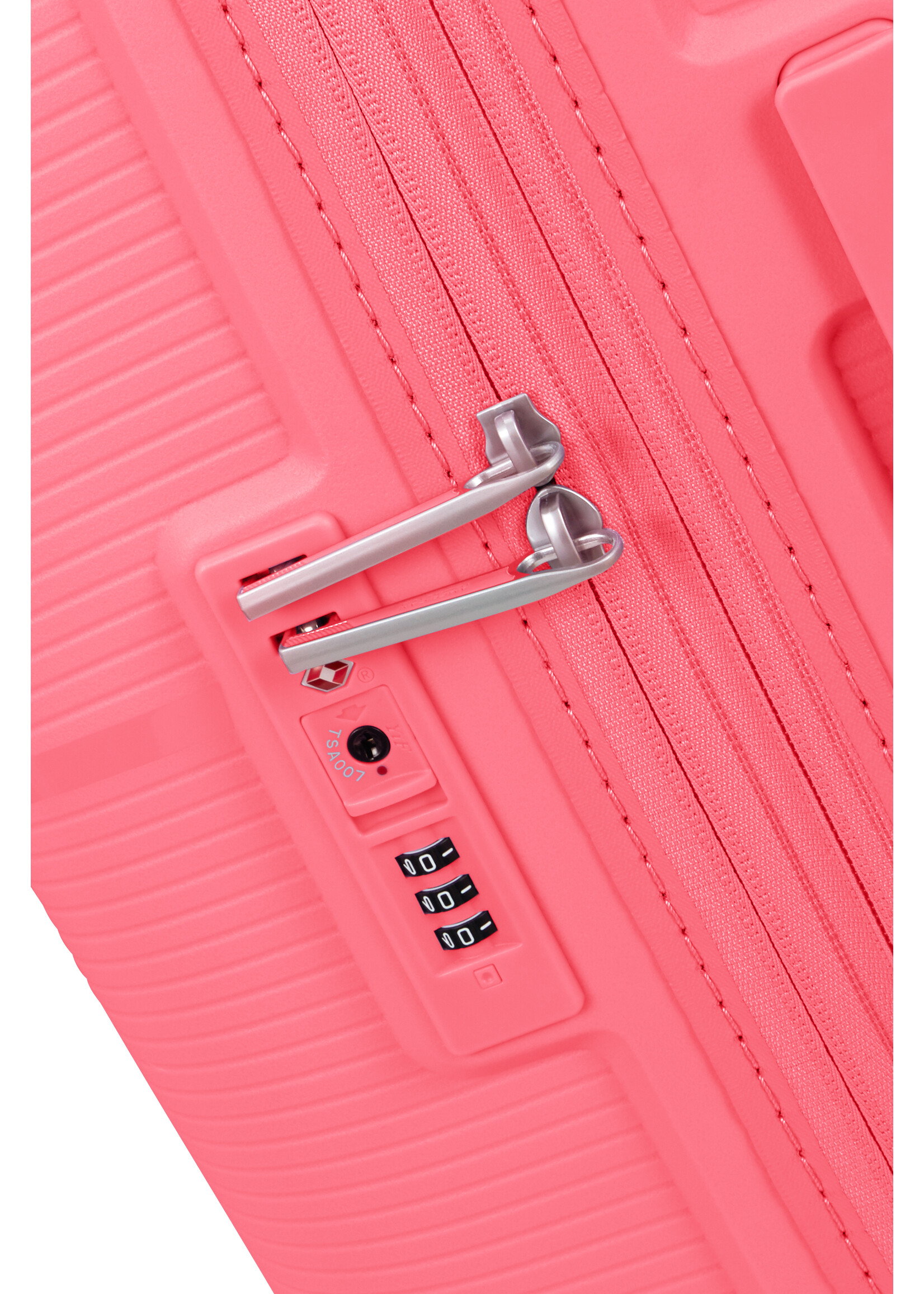 AMERICAN TOURISTER STARVIBE SPINNER 67 EXP SUN KISSED CORAL