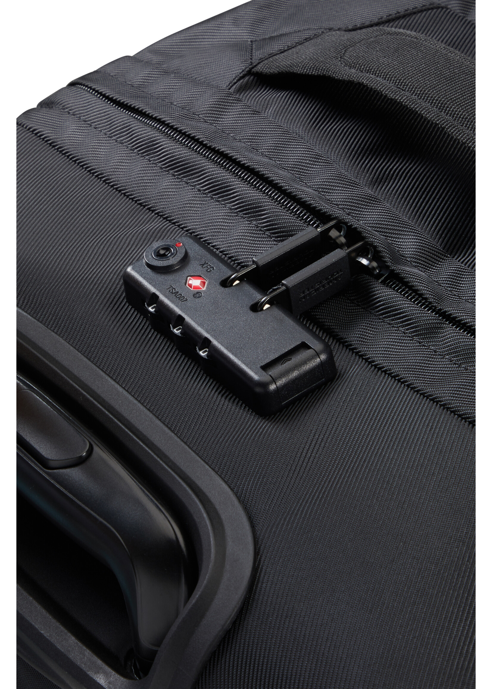 AMERICAN TOURISTER URBAN TRACK DUFFLE WHEELS M ASPHALT BLACK
