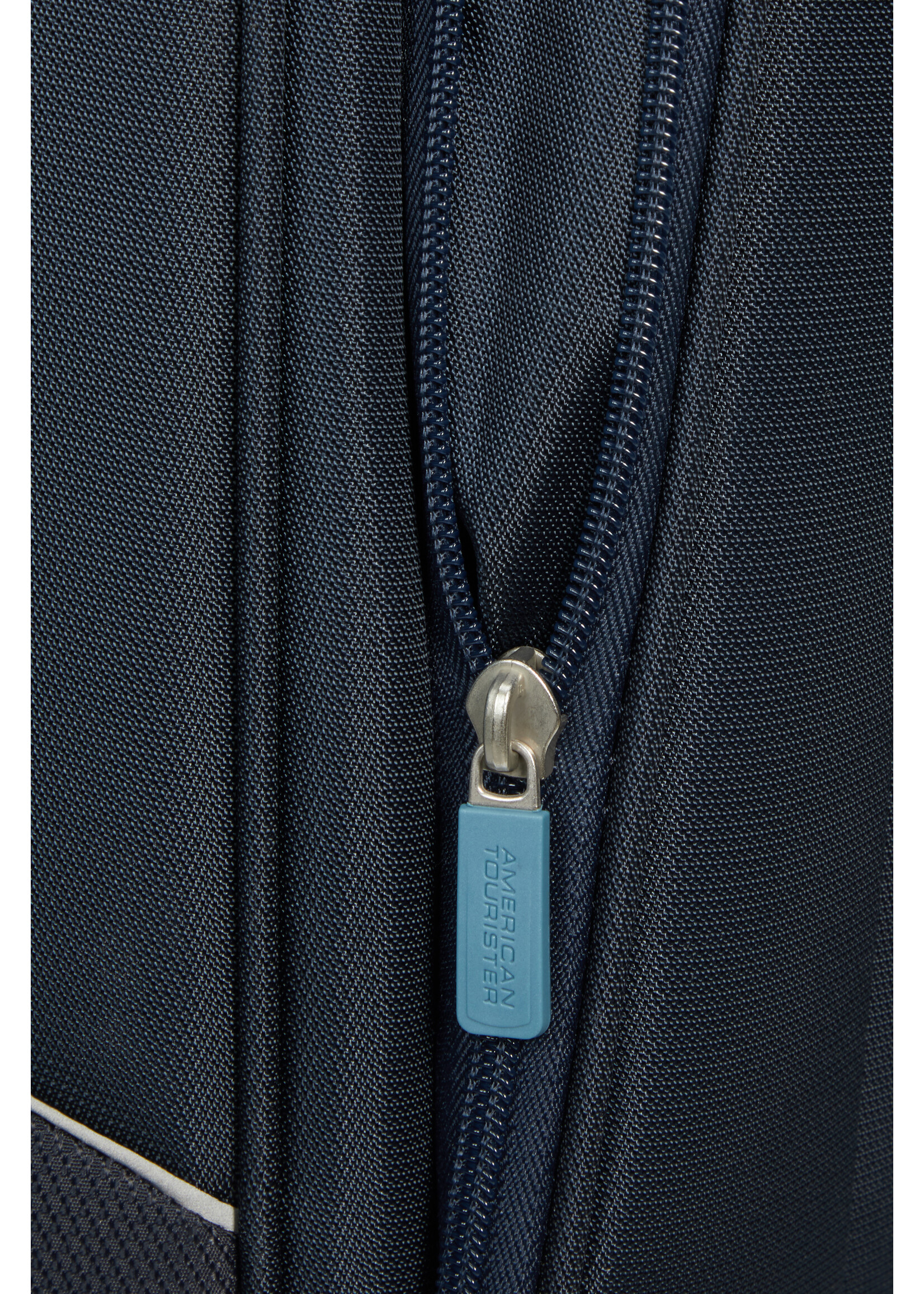 AMERICAN TOURISTER SUMMERRIDE SPINNER S EXP NAVY